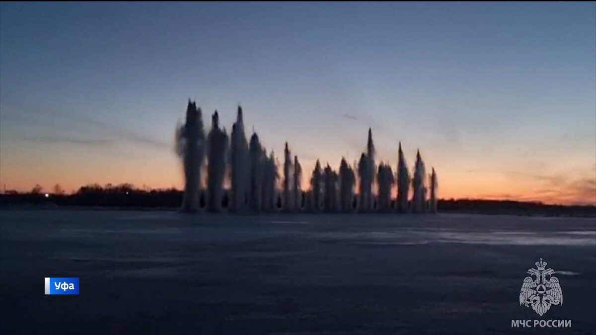    На реке Белой в Уфе начали взрывать лед