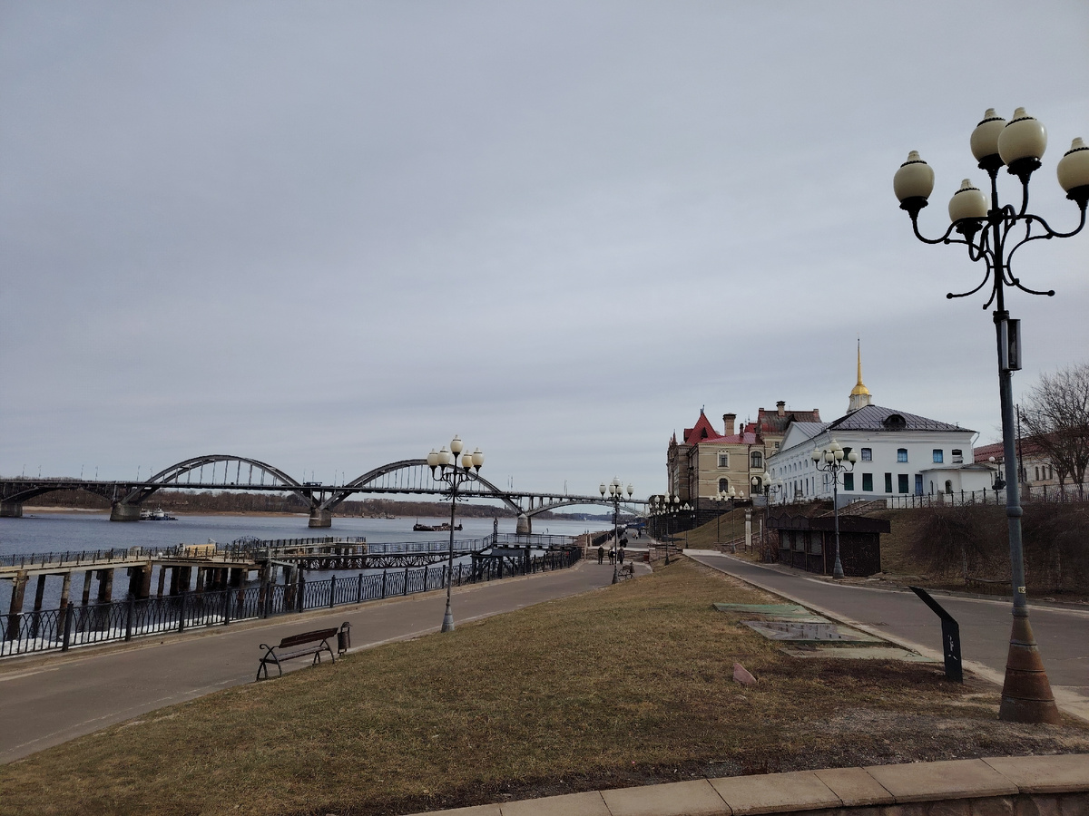 Рыбинск. Вид у набережной р. Волги