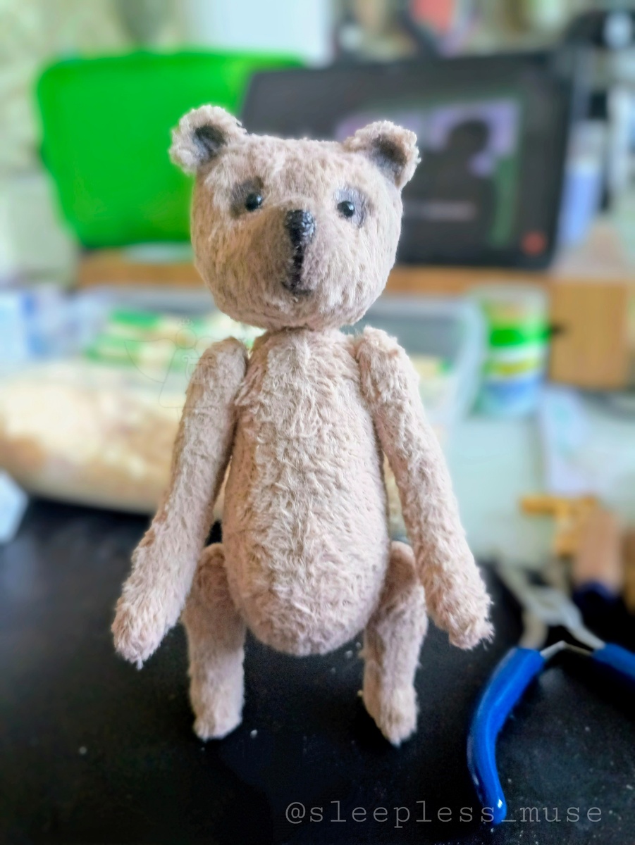 Собран и набит, сохраняя стойкость на ровной поверхности