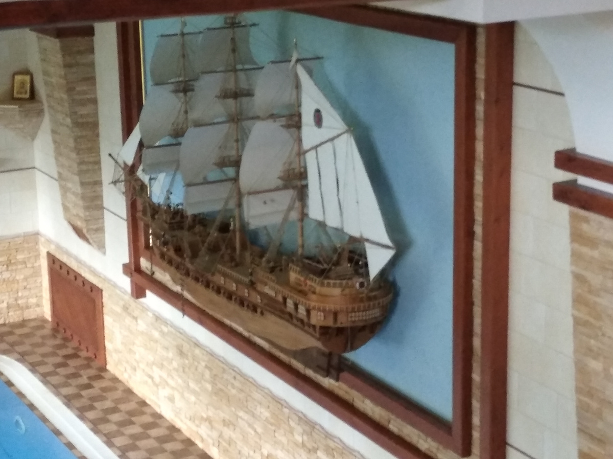 Домашний бассейн с кораблем