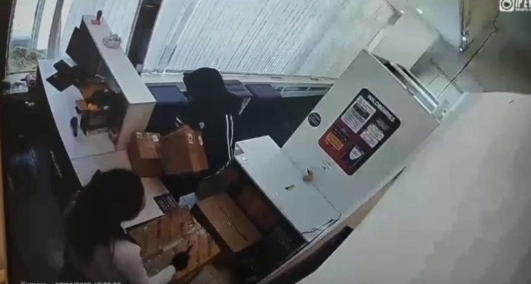    Двое оренбуржцев задержаны за ограбление пункта выдачи заказов Оренбуржье