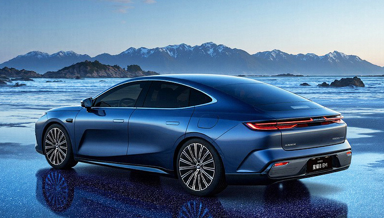 Geely Galaxy Starshine EM 8 2025