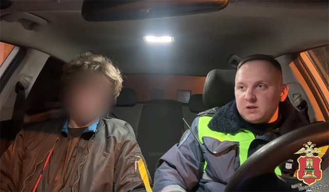 В Твери наказали лихача, который вез пассажира на крыше авто