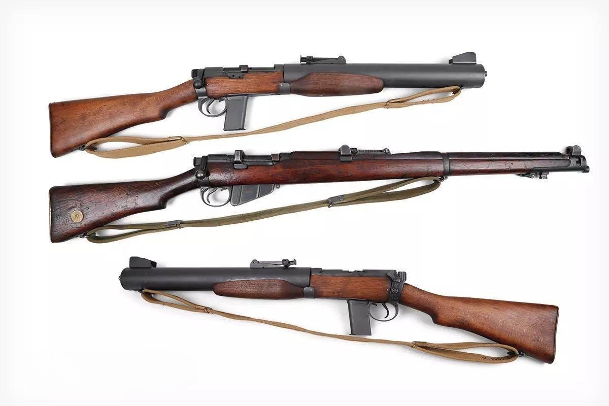 Карабин U.S. Armament Corp, копия карабина De Lisle с глушителем, несмотря на уменьшенные размеры и кожух ствола, имеет сходство с Mark III SMLE. 