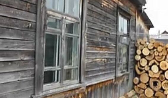 Дом в Томской области 70-летнего возраста, утепленный стружкой