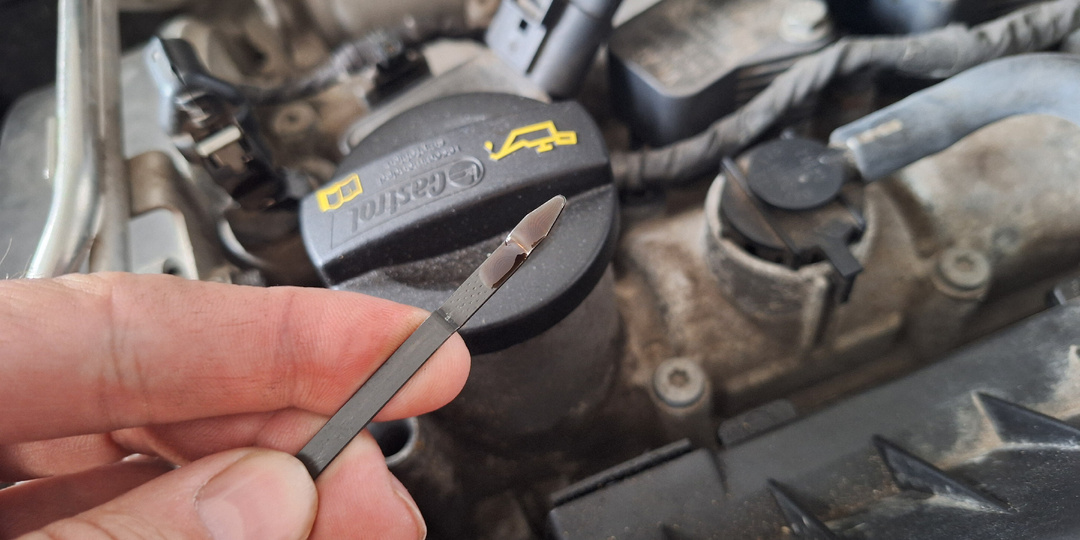 Двигатель начал есть масло, но дыма из выхлопной нет. Объясняю простыми словами, почему так происходит