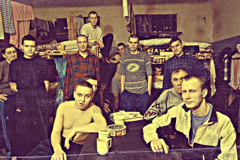 В русской тюремной иерархии это самое дно, участь, на которую осуждают за один-единственный проступок