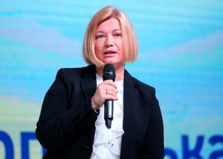    Депутат Геращенко возмутилась тем, что жители Киева, Днепропетровска и Харькова говорят по-русски