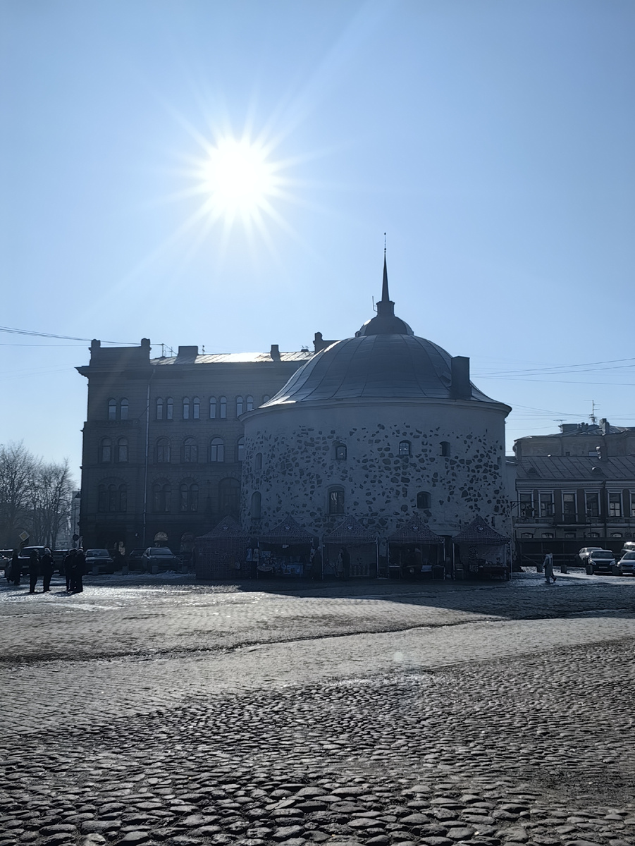 Круглая башня