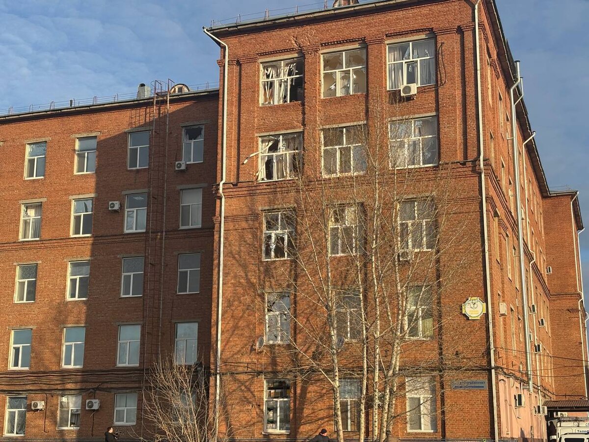     Последствия атаки БПЛА на Энгельс / Telegram-канал губернатора Саратовской области