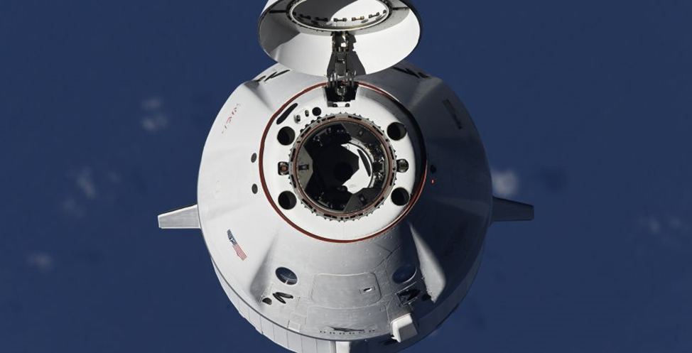 ПКК Dragon Crew-10 идет на стыковку с МКС. Фото: Фото: nasa.blog.com