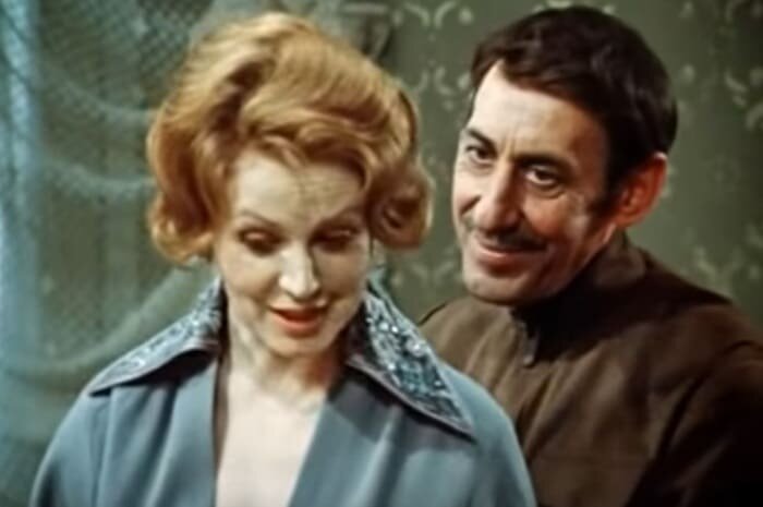Басов и жена его Титова - кадр из фильма "Дни Турбиных", 1976г., реж. Басов