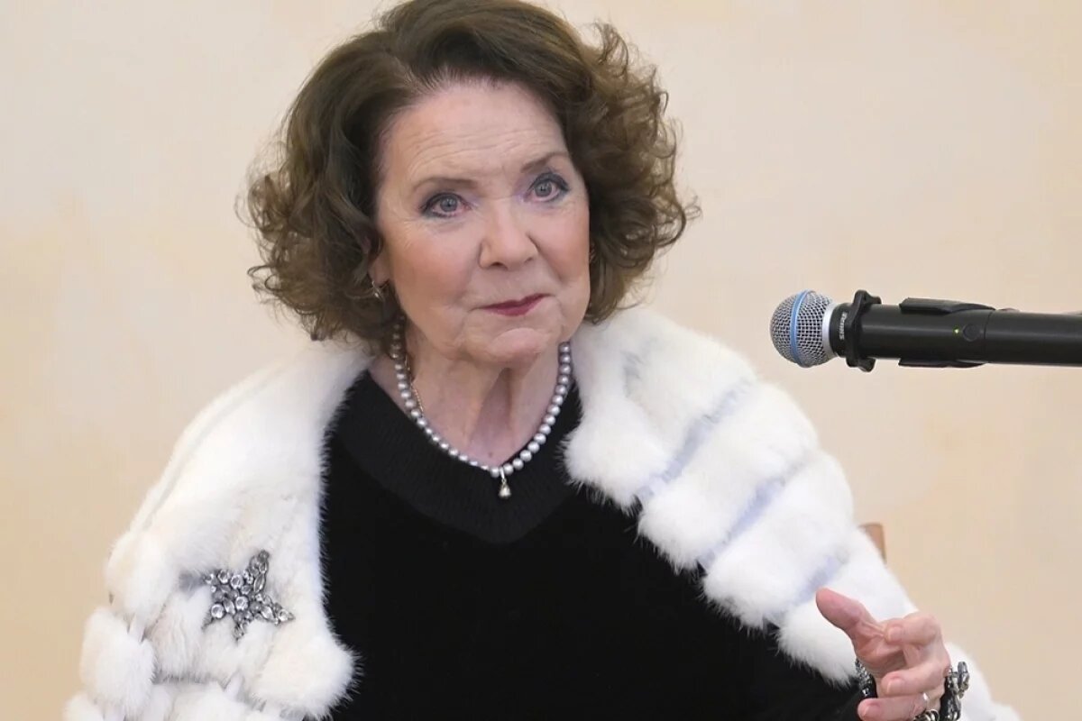    Лариса Голубкина.