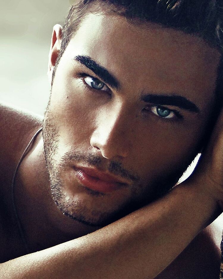 фото из интернета. Муж Юли.