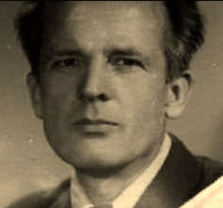 Жаренов Александр Сергеевич - художник театра и кино. Окончил Ярославский художественно-педагогический техникум, киноотделение Художественного института при Институте живописи, скульптуры и архитектуры ВАХ (1933). Работал художником-постановщиком, декоратором и бутафором на киностудии «Совкино» в Москве (ныне — «Мосфильм»). Участник Великой Отечественной войны. Ушел на фронт добровольцем. Демобилизован после тяжелого ранения в 1943. Награжден орденом Красного знамени. Автор мемуаров о событиях Великой Отечественной войны "Братство фронтовое".