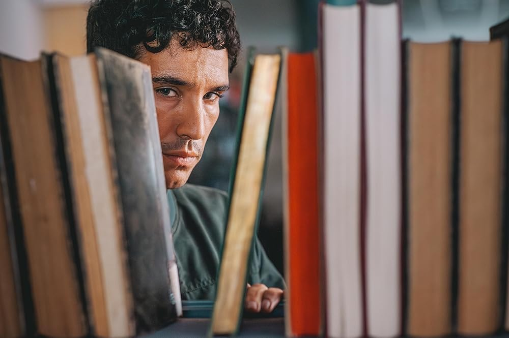 Кадр из фильма «Les fantômes». Режиссер: Джонатан Миллетт. Производство: arte France Cinéma, BE TV, Canal+ [fr], Centre National du Cinéma, Ciné, Cin?axe 5, Cin?mage 18, Cofinova 20, Eurimages, Eurométropole de Strasbourg, Filmförderungsanstalt (FFA), Films Grand Huit, Fondation GAN pour le Cinéma, Hélicotronc, Ind?films 12, Le Tax Shelter du Gouvernement Fédéral de Belgique, Medienboard Berlin-Brandenburg, NiKo Film, Procirep, Région Bretagne, Région Grand Est, Shelter Prod, Société des Producteurs de L'Angoa, Taxshelter. be, VOO