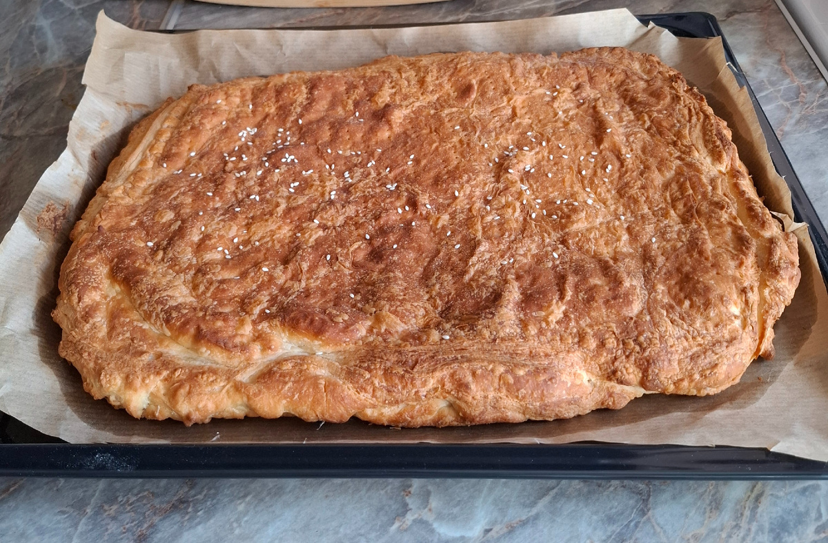 Вот такой пирог за 20 минут выдала мне моя новенькая духовка.