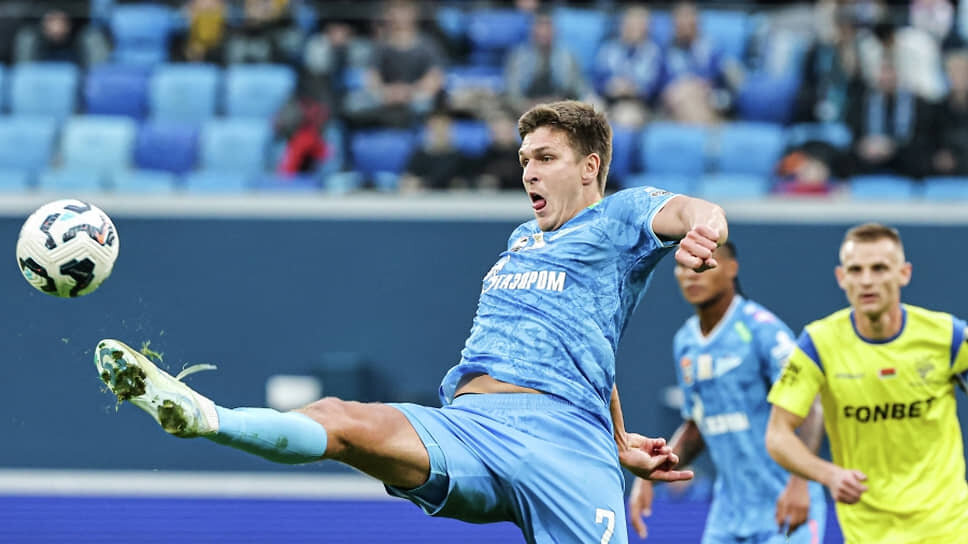 Игрок ФК «Зенит» Александр Соболев, забивший в матче два гола.📷Фото: РИА Новости