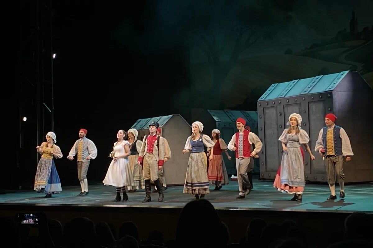    Саратовцев впечатлила романтичная сказка «Огниво»