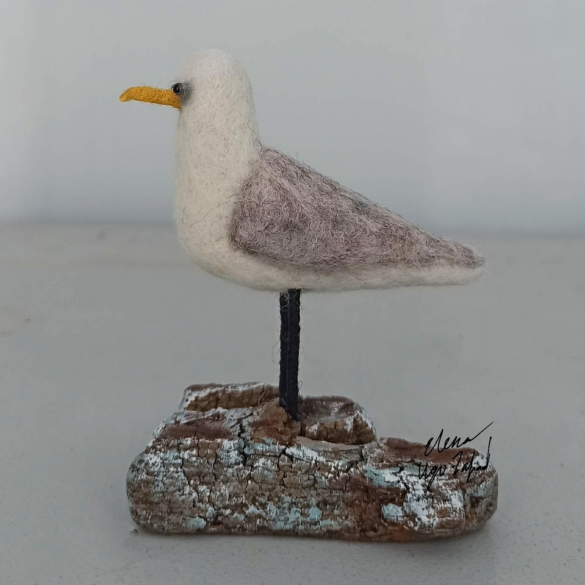  Мини чайка на подставке из дрифтвуда.