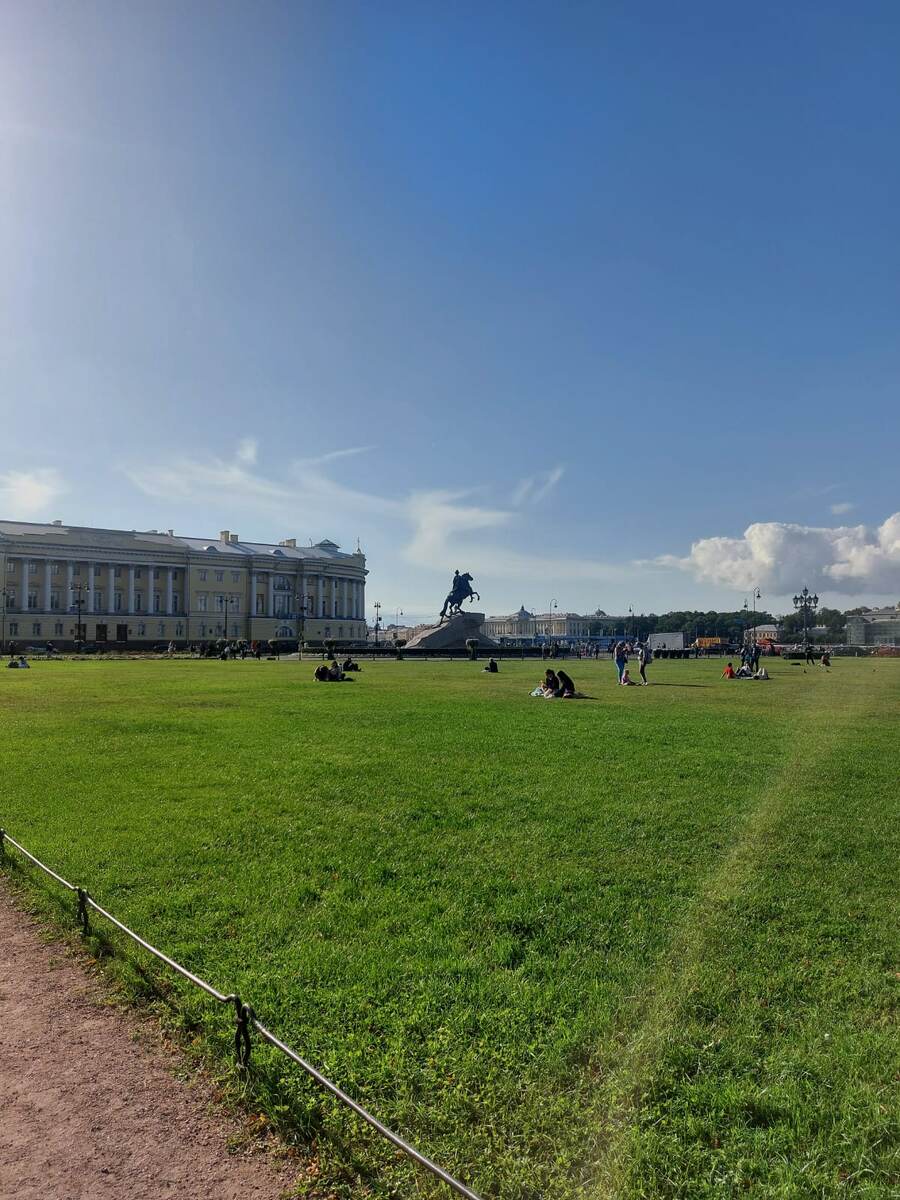 Питер встречает меня такой погодой ☀️
