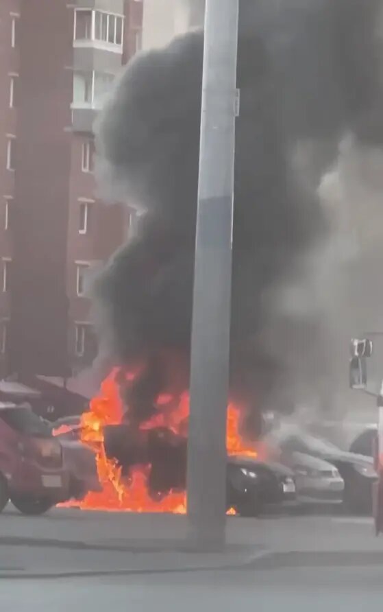    Фото: стоп-кадр видео из телеграм-канала «ДТП и ЧП СПб»