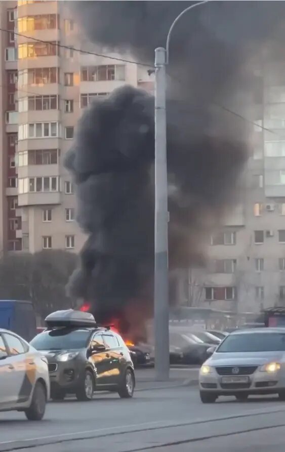    Фото: стоп-кадр видео из телеграм-канала «ДТП и ЧП СПб»