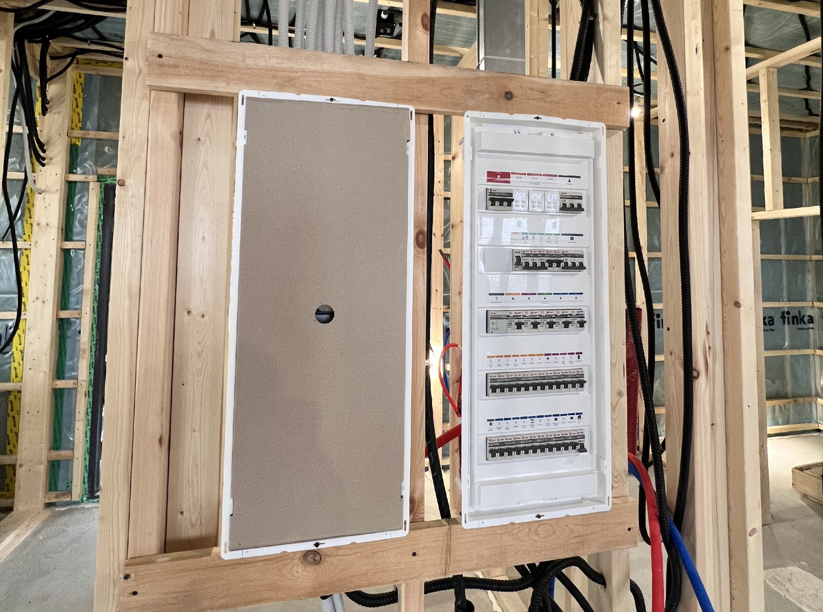 Электри ческий щит в каркасном доме 160 м2 