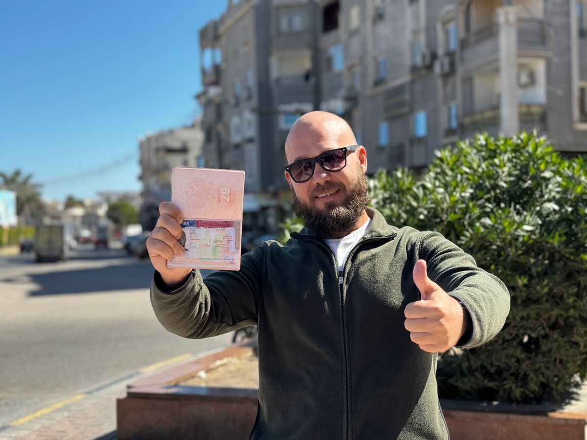 Счастливый обладатель визы на три года.