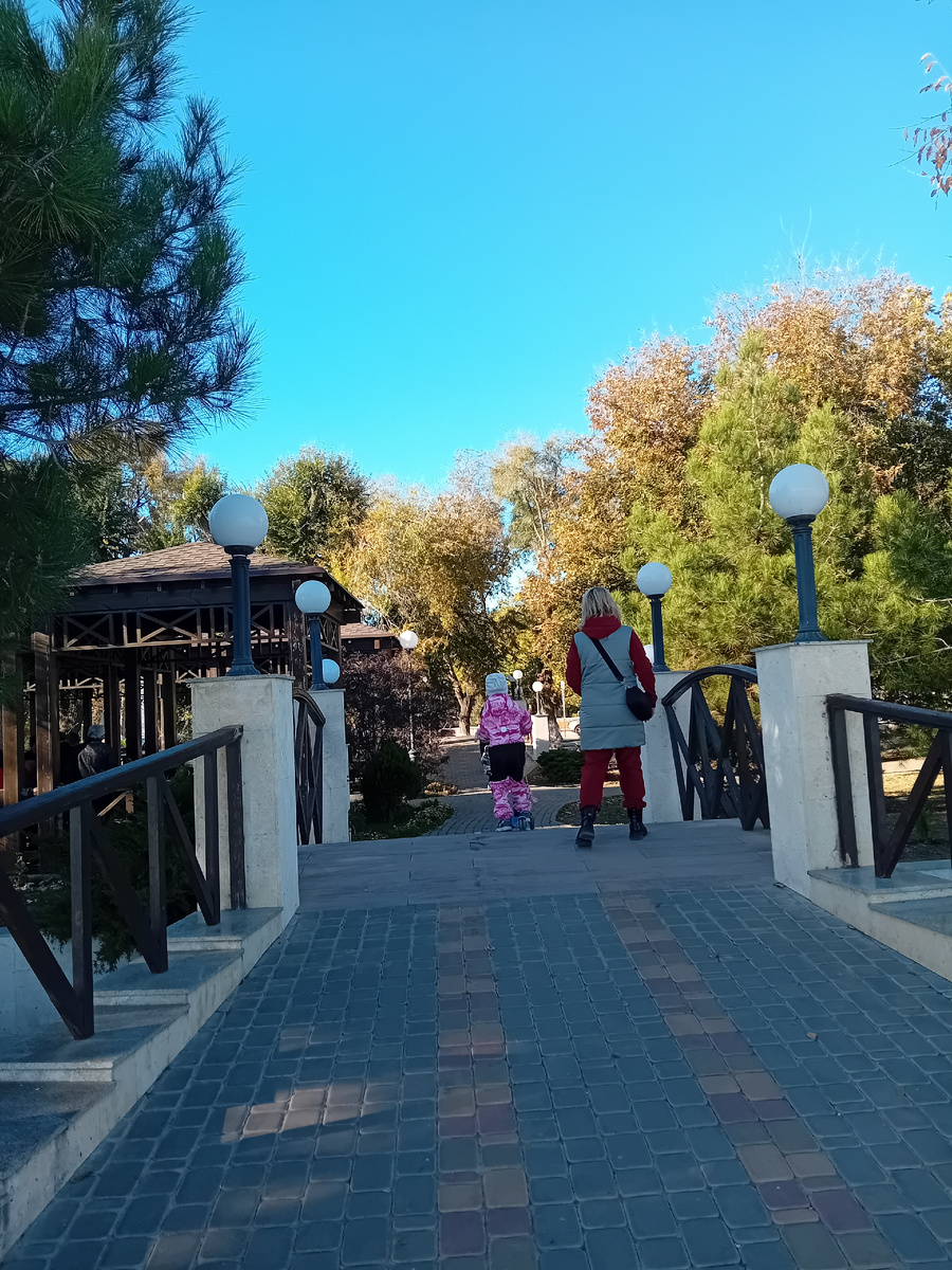 Авторское фото. Мостики на набережной им. Терешковой.