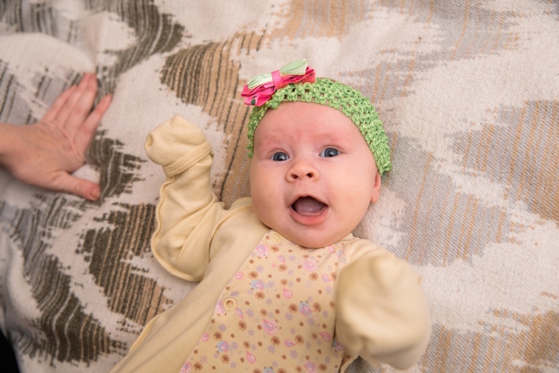 Пятна на веках и под носом.