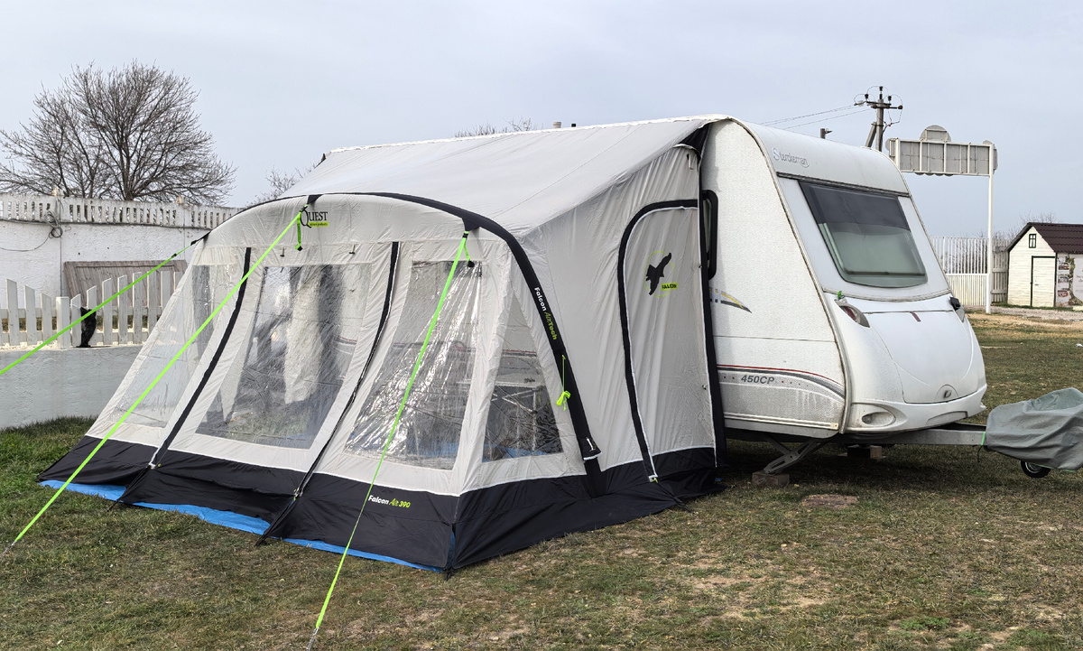 Вот такой у нас "Хилтон" на берегу Чёрного моря. 