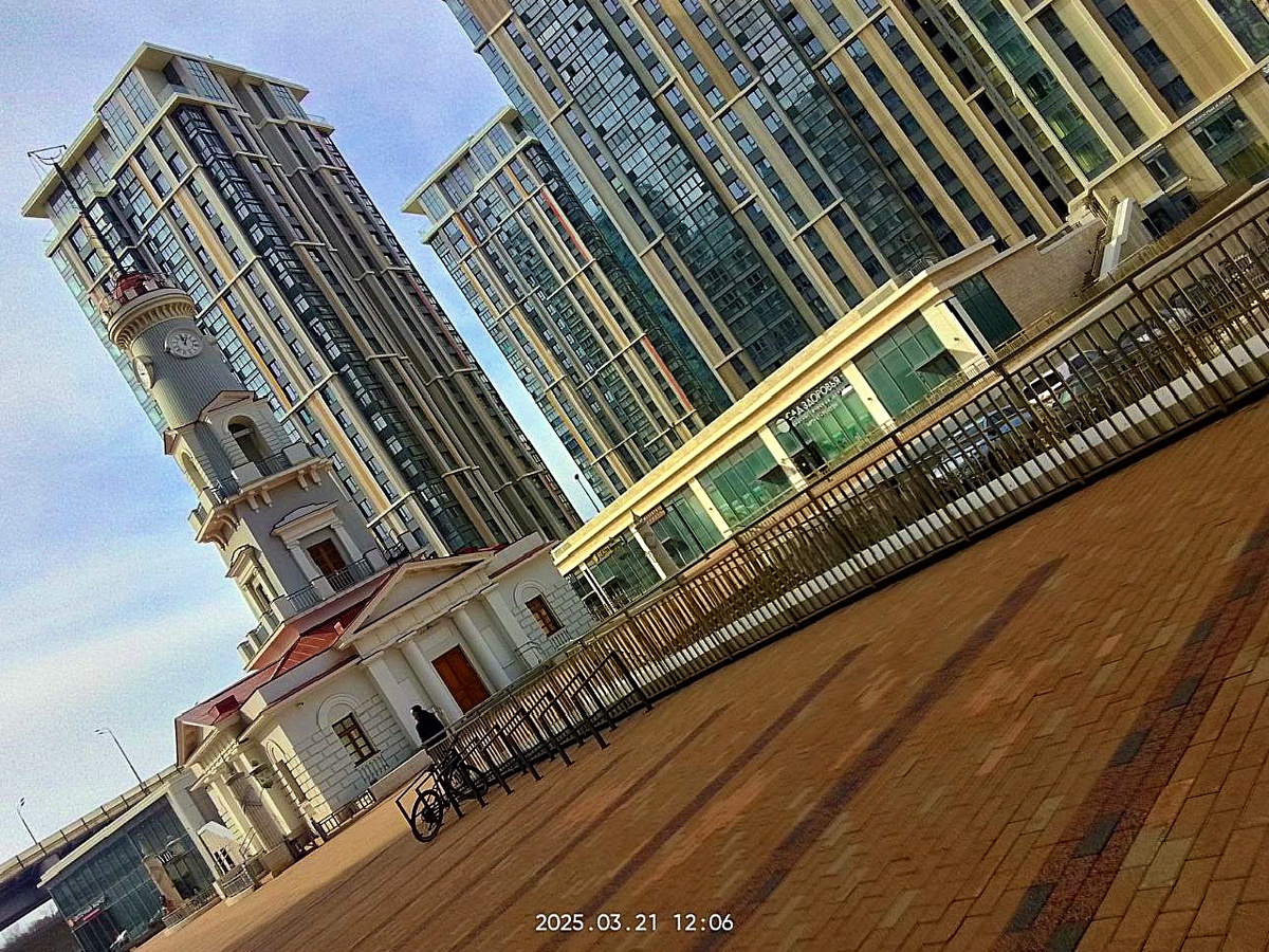 Спуститься, выйти на площадь за своим заказом? Нет уж, лучше вы к нам!