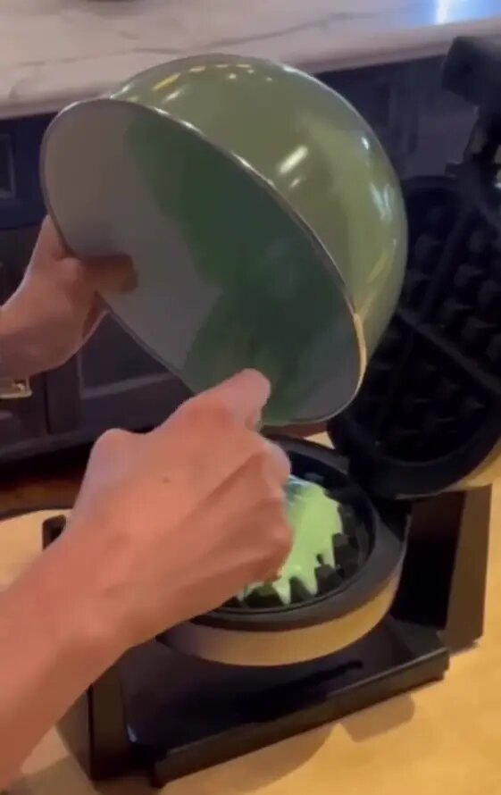    Фото: стоп-кадр видео из соцсетей Меган Маркл