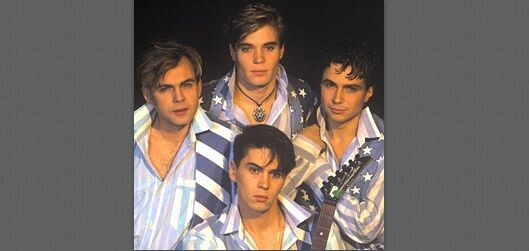 Красивые, энергичные парни разбили много девичьих сердец