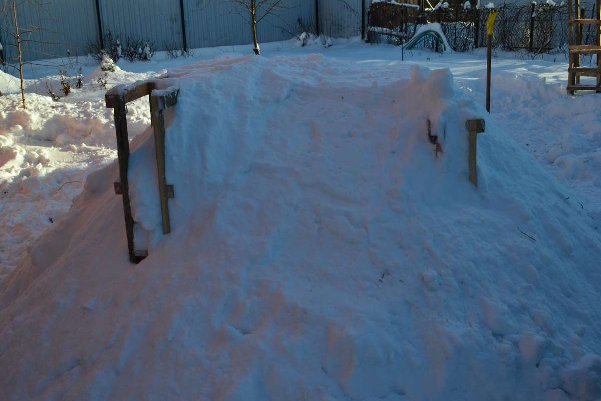 Навалило снега