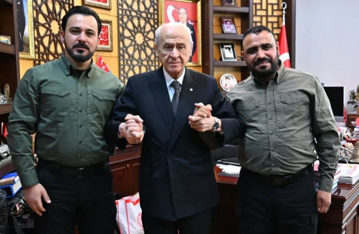 Слева направо: Сайф Абу Бакир, Девлет Бахчели и Абу Амша