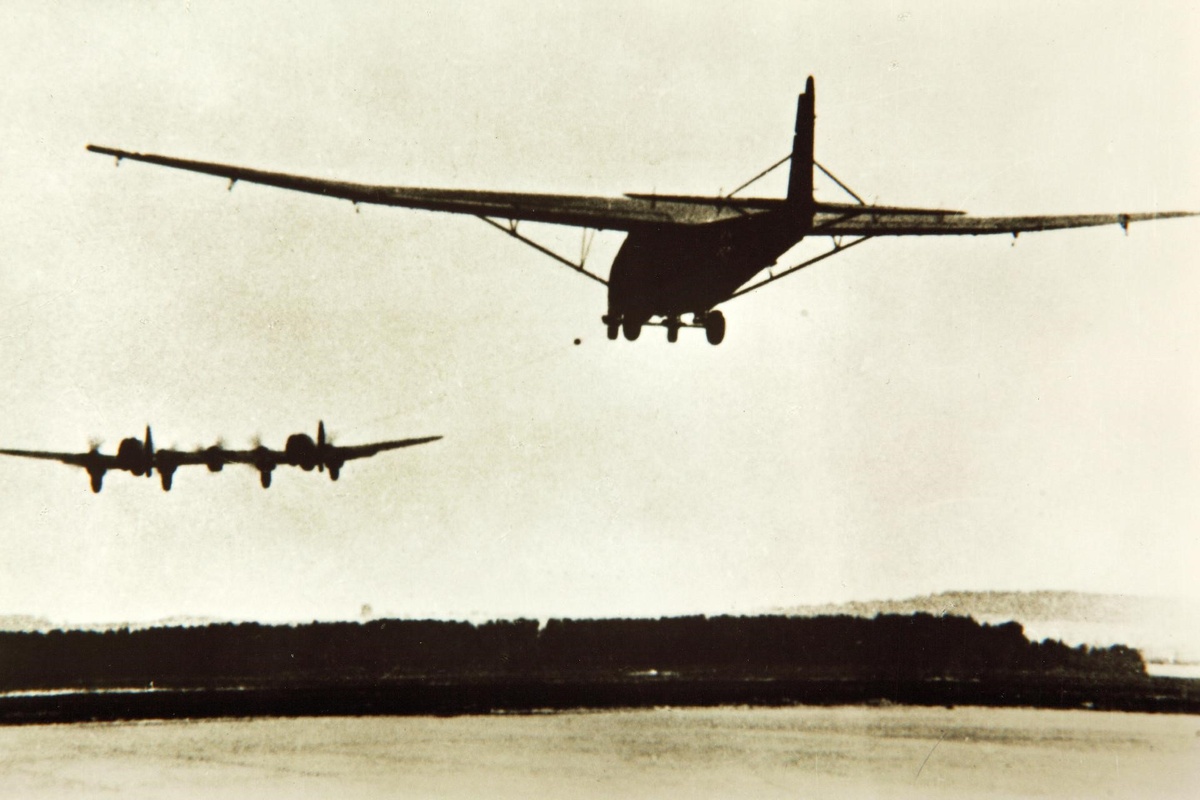 Картинки Яндекса.  Heinkel He. 111Z буксирует Me 321