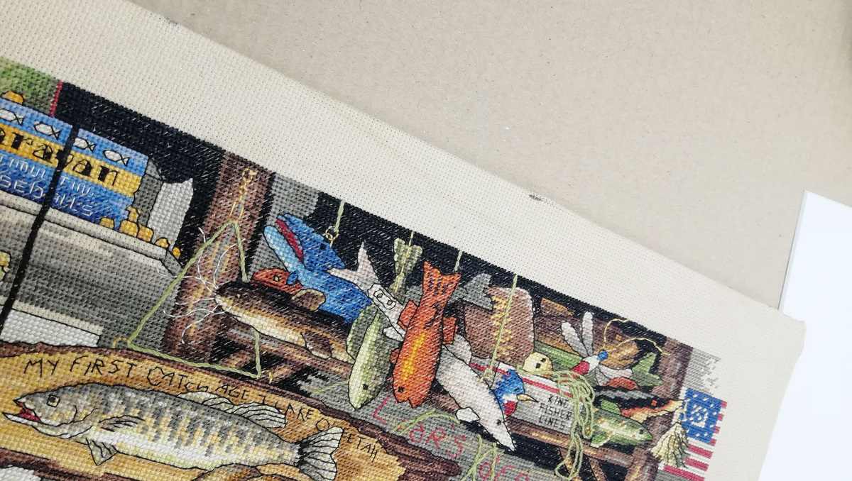 Фото из архивов арт-бюро «Эмбери». Работа над вышивкой на монтажном столе