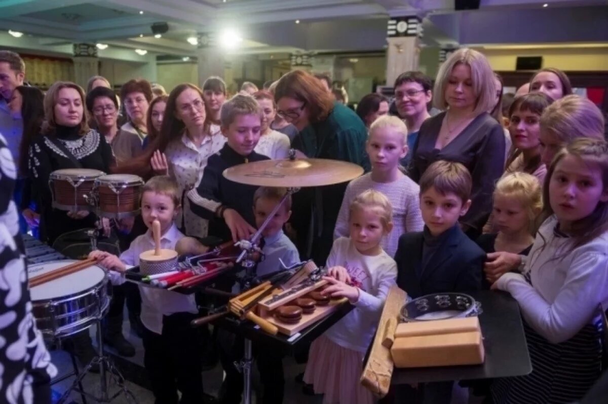    В репертуаре разнообразные программы: от академической классики и оперных спектаклей до камерных концертов, романсов и джаза.