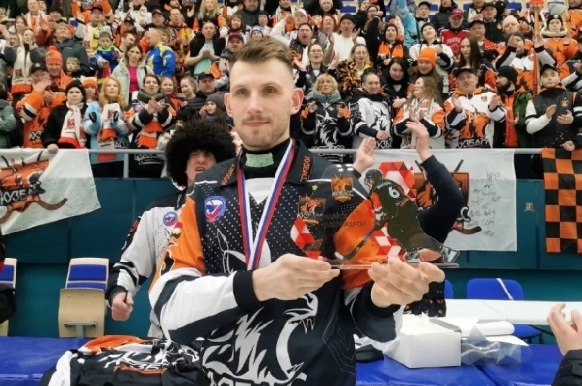    Спортсмен Симон Янссон завершает карьеру в кузбасском хоккейном клубе