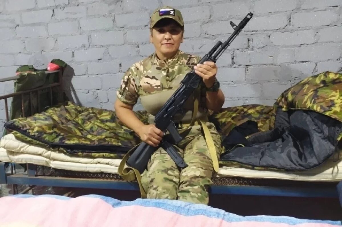    Куляим Жакупова было чуть за 50, когда она отправилась служить по контракту.