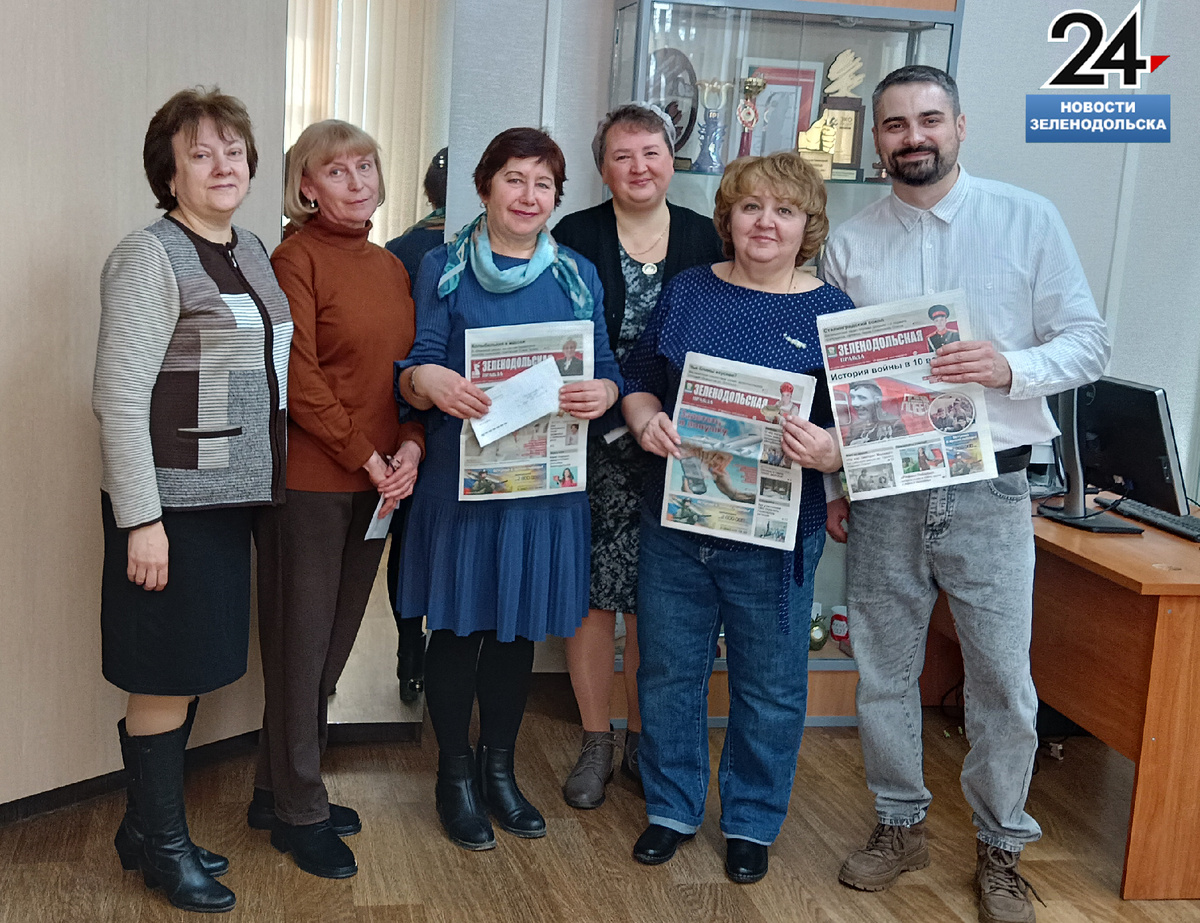 Анна Никитина, Ольга Каюмова, Резеда Набиуллина, Алла Свечихина, Галина Сиверс, Владимир Витовский. Фото на память