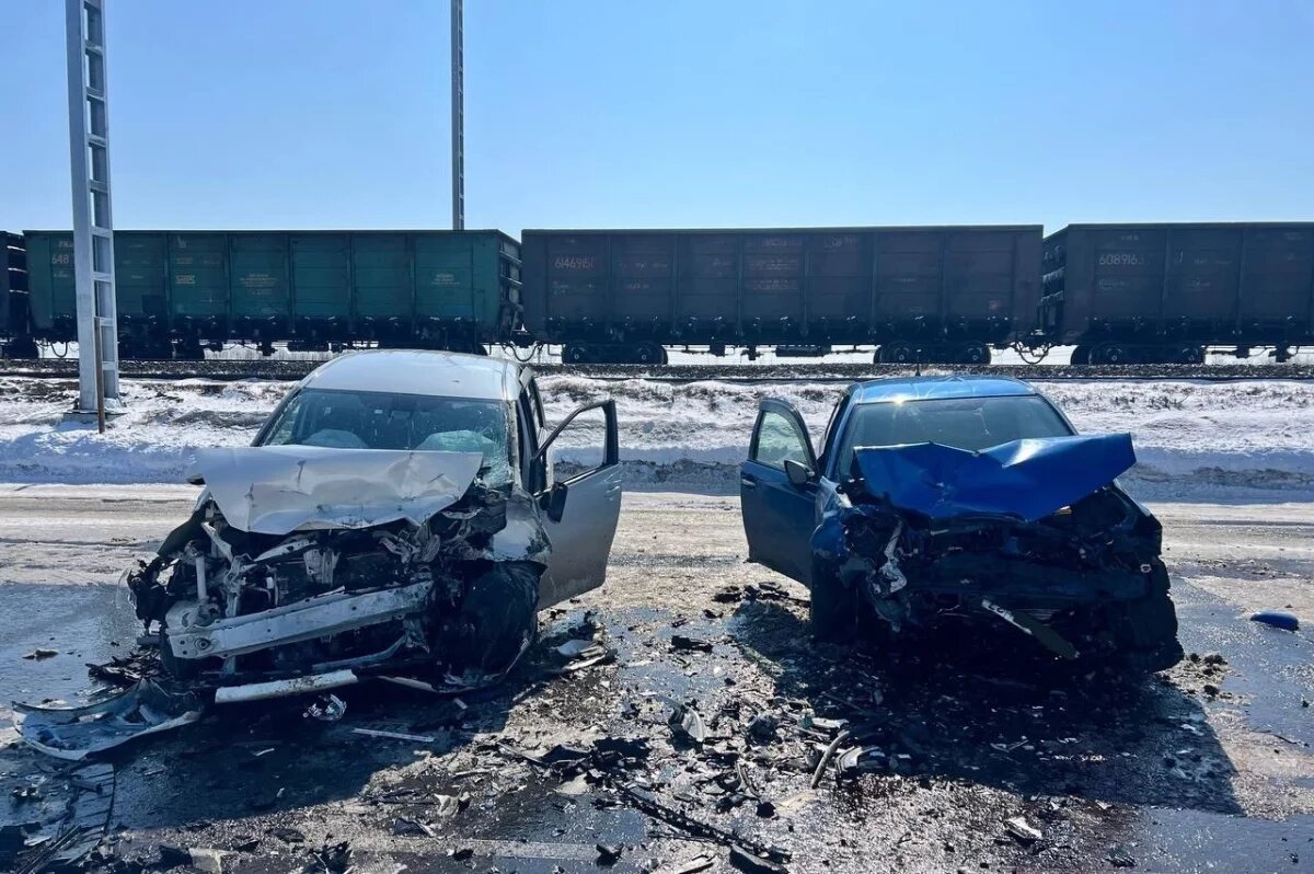    Два авто жёстко разбились лоб в лоб в Хабаровском крае, пострадали четверо