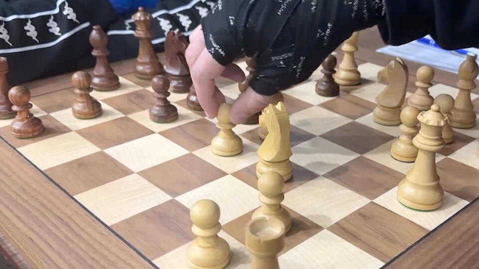     Гроссмейстеры против боксеров: как проходят турниры по шахбоксу РЕН ТВ