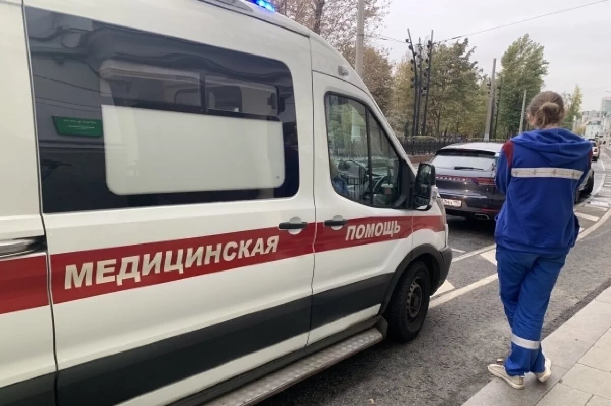    Рабочий погиб на мебельной фабрике в Петербурге, еще один — в реанимации