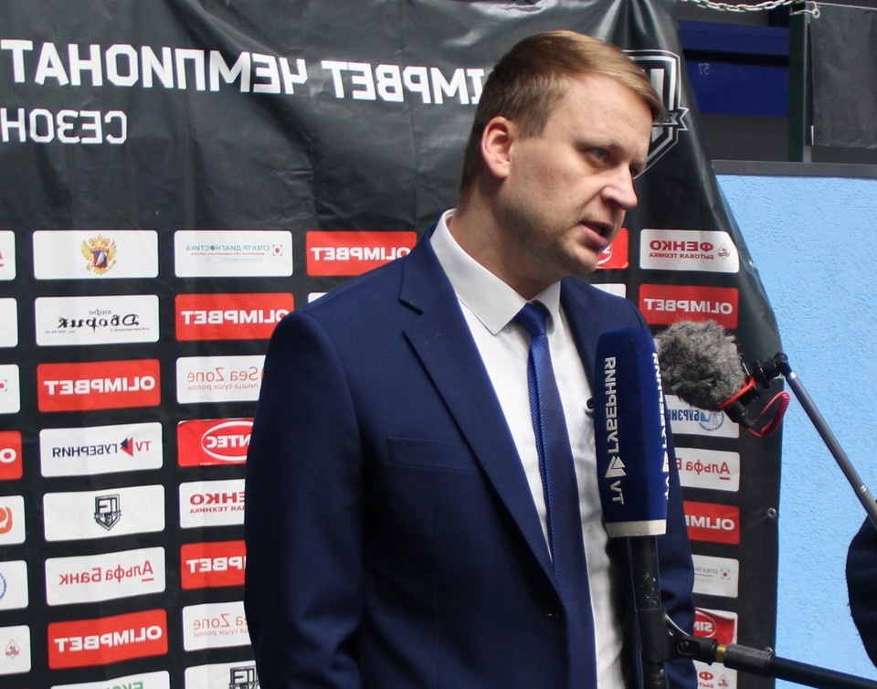    Главный тренер «Бурана» Филипп Метлюк. Алексей СЕРГУНИН