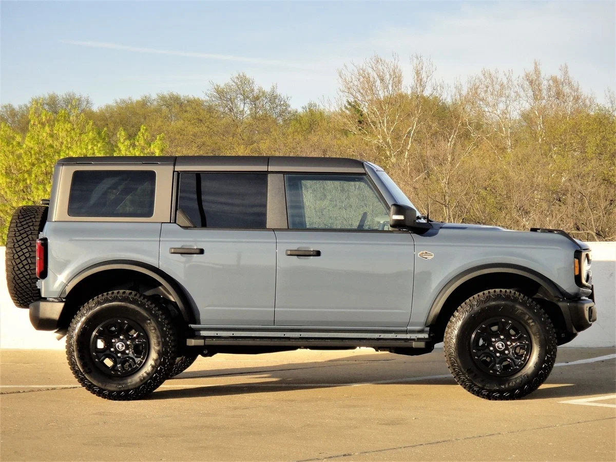 Ford Bronco VI — американский внедорожник