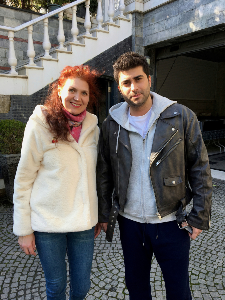 С Doğukan Güngör (играет Фатиха Унала) 