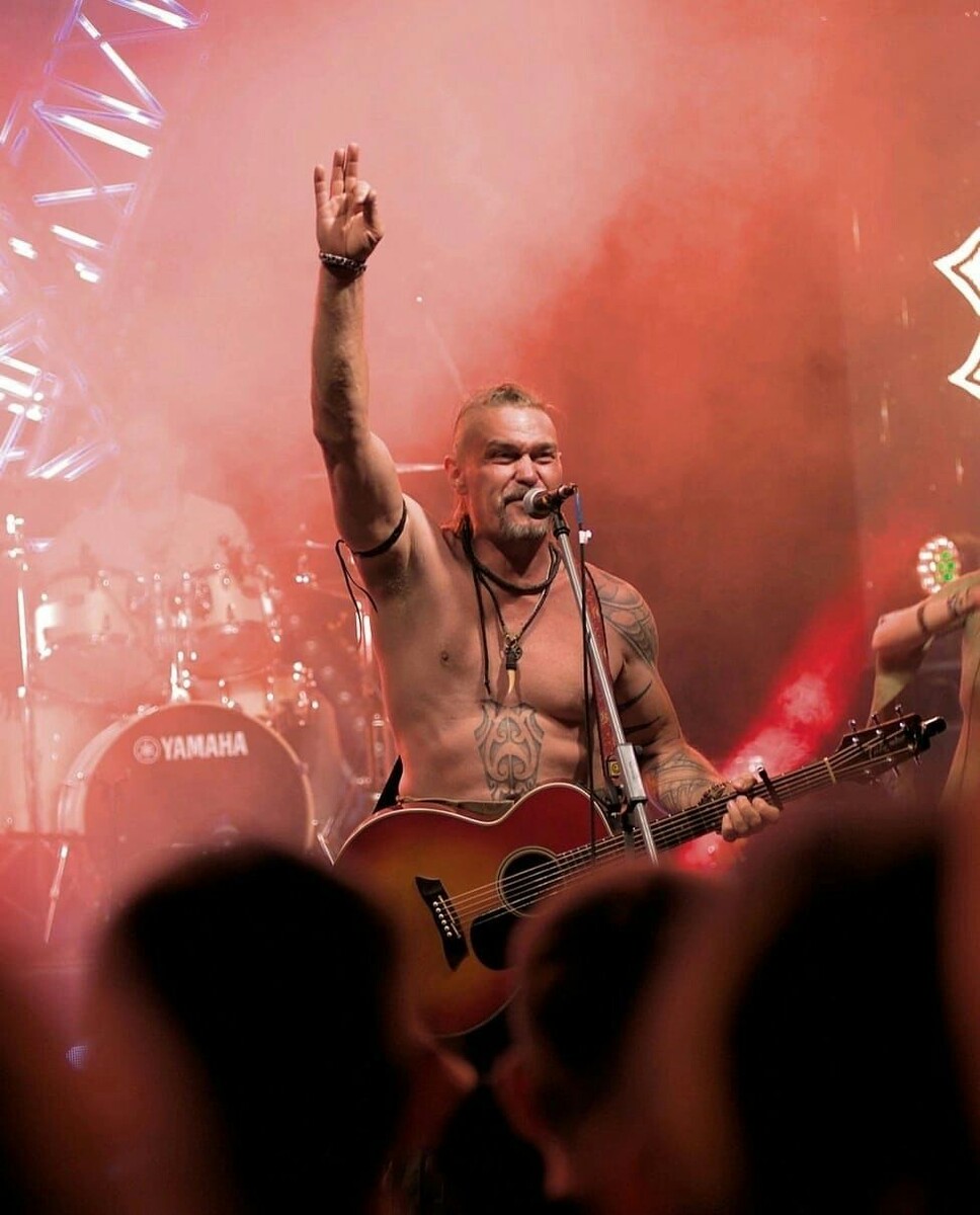 Дым и пламень - Алексей жгёт на концерте